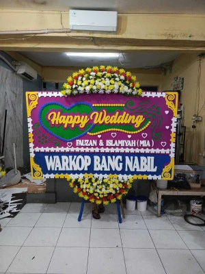 Papan Bunga di Serua Indah